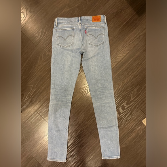 Levi’s 711 Jeans Light Wash Denim - Picture 3 of 4